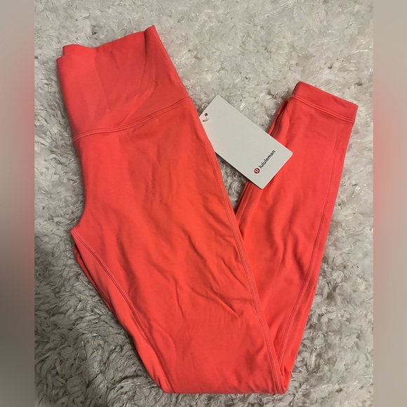 NWT Lululemon Leggings size 6 - Picture 1 of 4